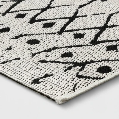Grace Geometric Indoor/Outdoor Rug Black/White - Project 62™ 4 Grace Geometric Indoor/Outdoor Rug Black/White - Project 62™ - Image 2