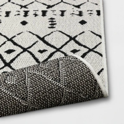 Grace Geometric Indoor/Outdoor Rug Black/White - Project 62™ 5 Grace Geometric Indoor/Outdoor Rug Black/White - Project 62™ - Image 3